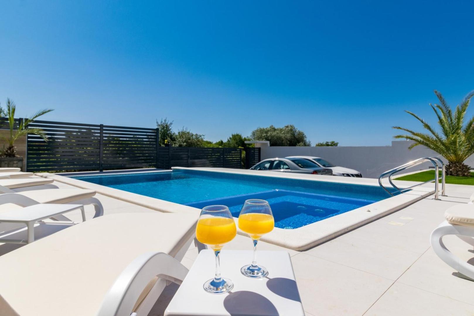 Villa Miaa Newly Built Modern Villa In Medulin For 9 People With Heated Swimming Pool & Jacuzzi Exterior foto